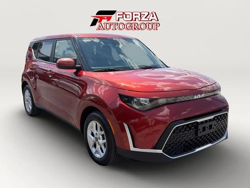 Used 2023 Kia Soul LX w/ Option Group 015 FWD image 3