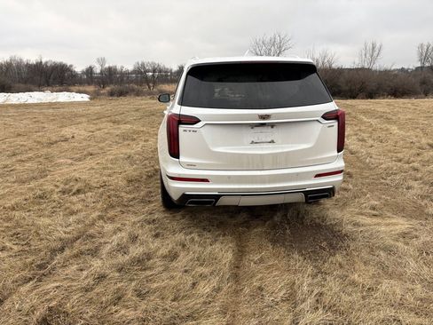 Used 2021 Cadillac XT6 Premium Luxury image 5