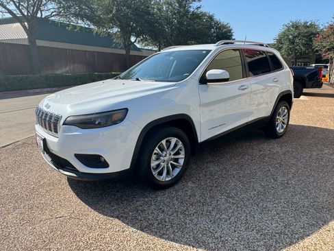 Used 2019 Jeep Cherokee Latitude w/ Popular Appearance Group FWD image 12