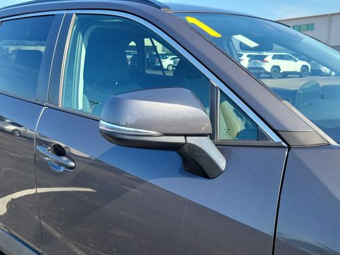 Used 2021 Toyota RAV4 XLE w/ Convenience Package FWD image 9
