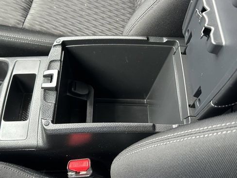 Used 2017 Nissan Rogue S image 37