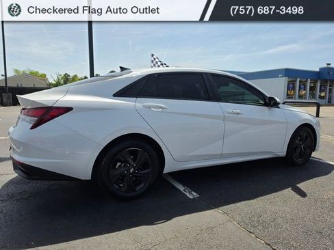Used 2022 Hyundai Elantra SEL w/ Convenience Package FWD image 8