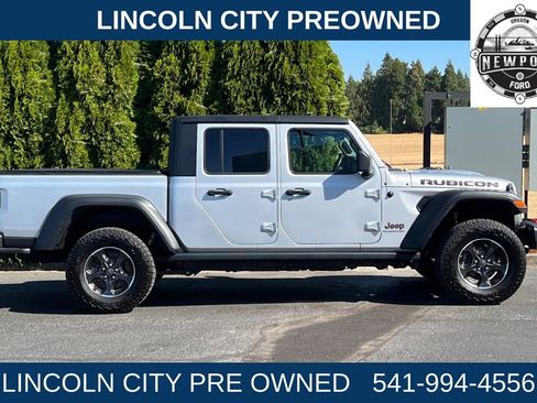 Used 2022 Jeep Gladiator Rubicon w/ Cold Weather Group image 2