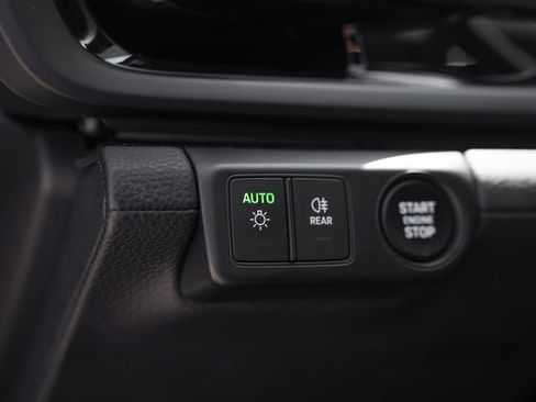 Certified 2025 Porsche Panamera 4 AWD/4WD image 30