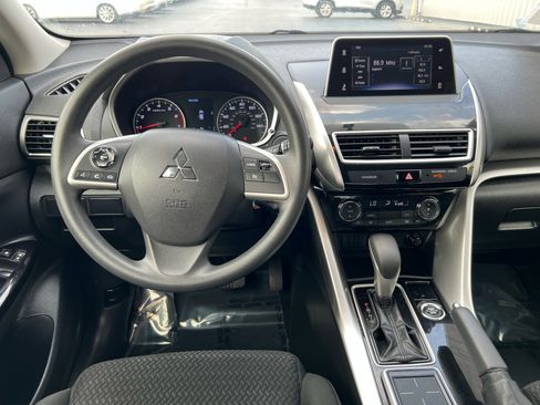 Used 2019 Mitsubishi Eclipse Cross LE image 17