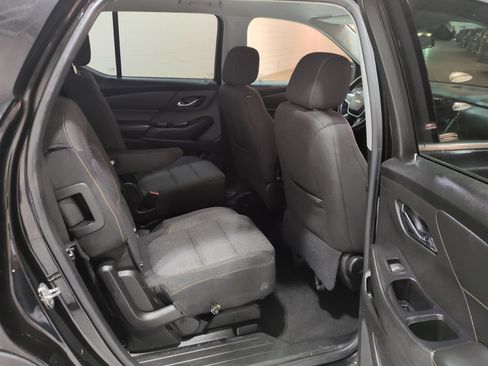 Used 2018 Chevrolet Traverse LT FWD image 11