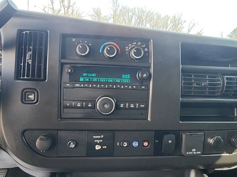 Used 2022 Chevrolet Express 3500 w/ Power Convenience Package RWD image 25