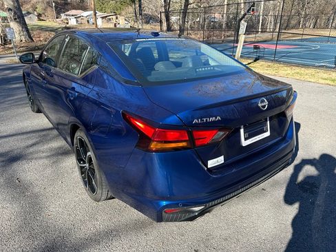 Used 2024 Nissan Altima 2.5 SR image 6