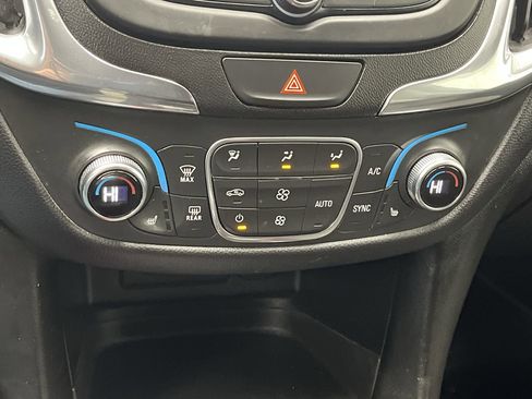 Used 2020 Chevrolet Equinox LT image 20