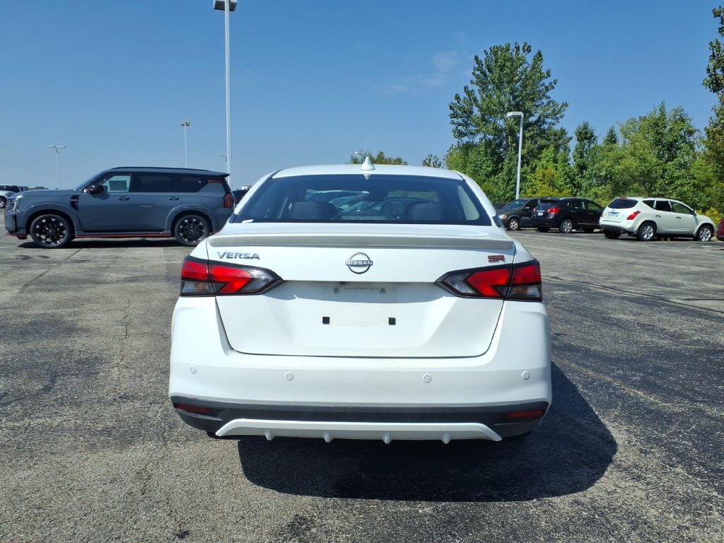 Used 2024 Nissan Versa SR FWD image 6