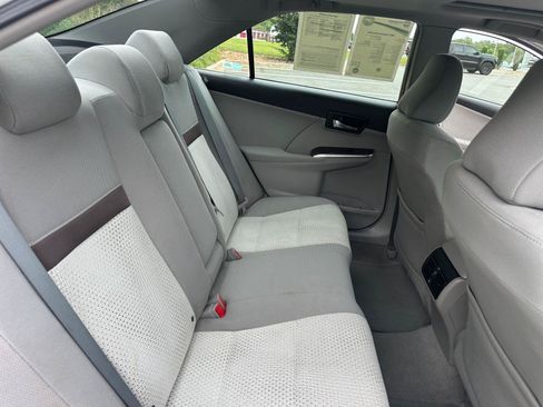 Used 2012 Toyota Camry XLE FWD image 28