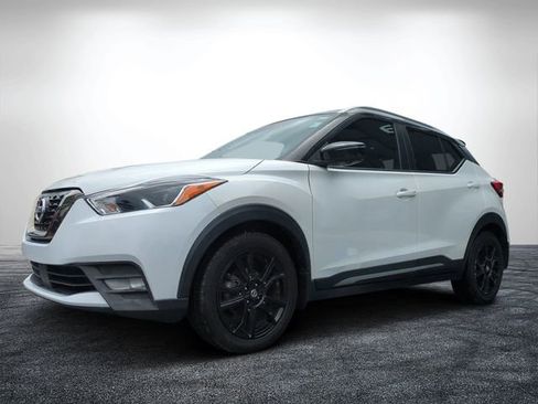 Used 2020 Nissan Kicks SR image 8