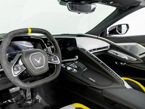 Used 2022 Chevrolet Corvette Stingray Premium Conv RWD image 3