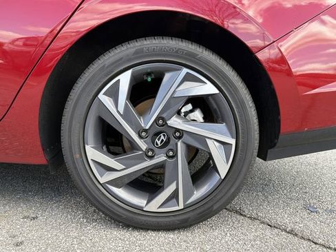 Certified 2025 Hyundai Elantra Sport FWD image 19