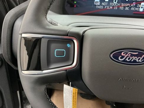 New 2026 Ford Expedition Active image 27