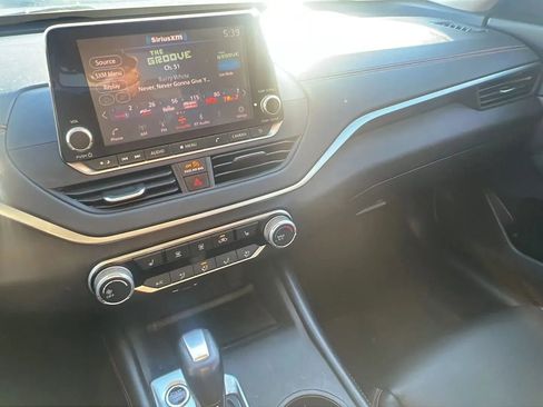 Used 2020 Nissan Altima 2.5 SR w/ Premium Package image 18