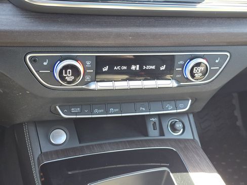 Used 2023 Audi Q5 2.0T Premium Plus w/ Premium Plus Package AWD/4WD image 12
