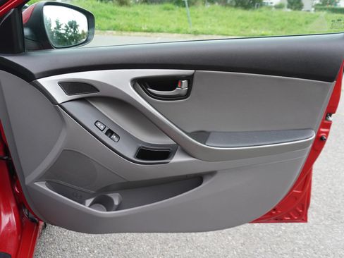 Used 2015 Hyundai Elantra Sport FWD image 16