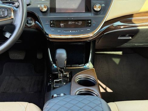 Used 2013 Toyota Avalon XLE Premium FWD image 16