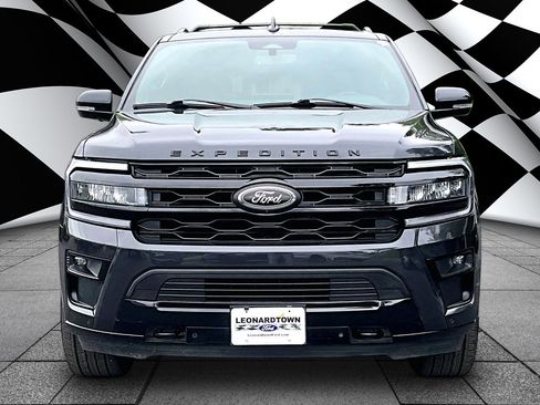 Used 2022 Ford Expedition Max Limited AWD/4WD image 3