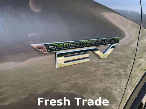 Used 2023 Mitsubishi Outlander SE image 40