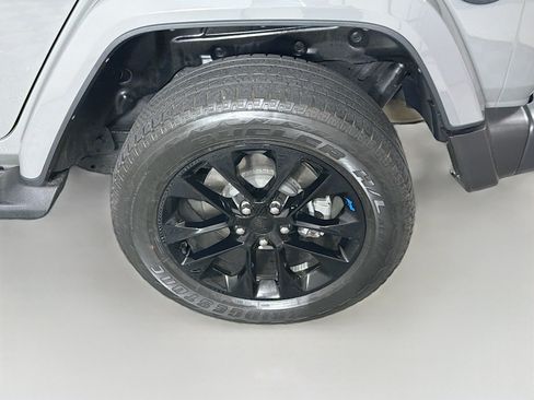 Used 2023 Jeep Wrangler Unlimited Sahara w/ Cold Weather Group AWD/4WD image 11