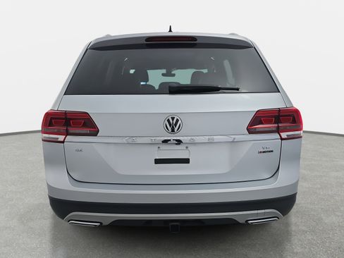 Used 2019 Volkswagen Atlas SE w/ Panoramic Sunroof Package image 4