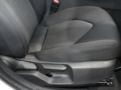 Used 2021 Toyota Camry LE image 14