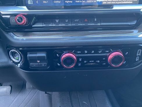 Used 2024 Chevrolet Silverado 2500 LT w/ Convenience Package image 21