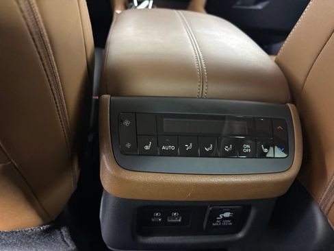 Used 2025 Nissan Pathfinder Platinum w/ Cargo Package FWD image 29