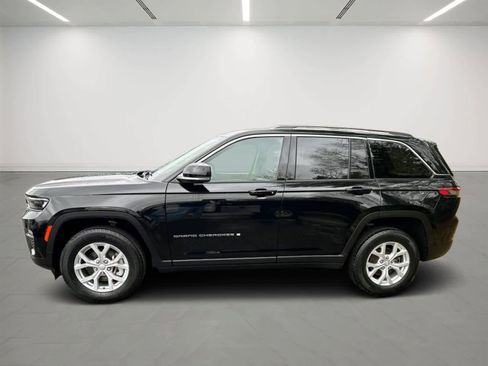 Used 2023 Jeep Grand Cherokee Limited AWD/4WD image 2