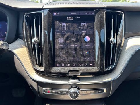 Used 2022 Volvo XC60 B5 Inscription w/ Advanced Package AWD/4WD image 12