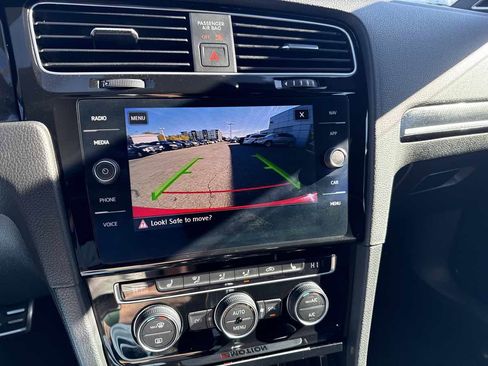 Used 2019 Volkswagen Golf 4-Door image 29