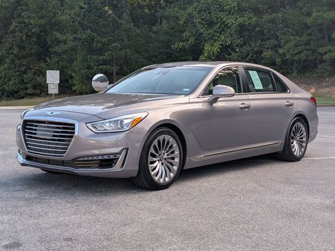 Used 2018 Genesis G90 3.3T Premium RWD image 5