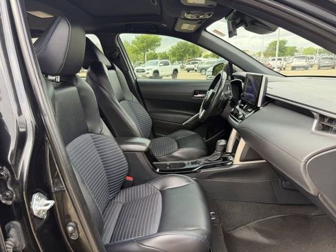 Used 2024 Toyota Corolla Cross XSE w/ Convenience Package image 28