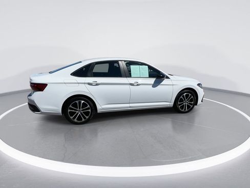 Used 2025 Volkswagen Jetta Sport image 14