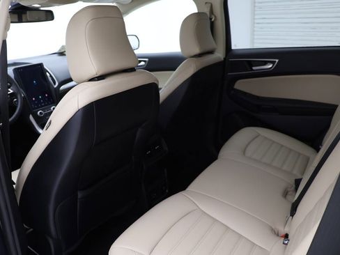 Used 2022 Ford Edge SEL w/ Convenience Package image 11