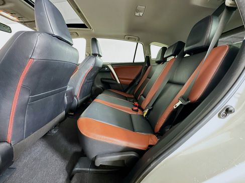 Used 2014 Toyota RAV4 Limited image 29