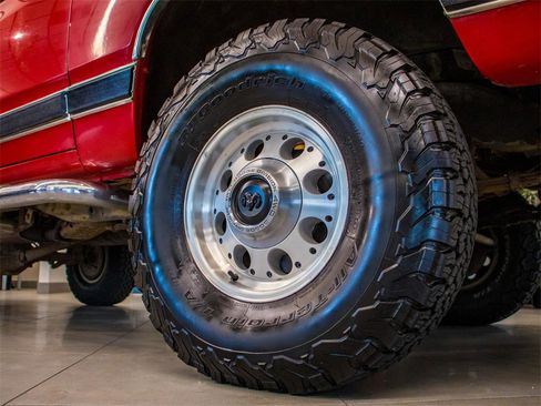 Used 1989 Dodge D/W Truck 150 image 3