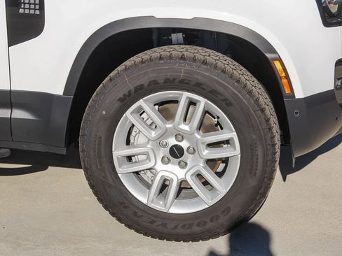 New 2026 Land Rover Defender 110 S image 9