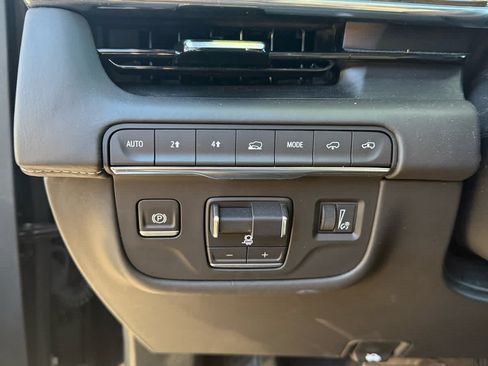 Used 2024 Cadillac Escalade Premium Luxury Platinum image 20