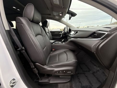 Used 2020 Buick Enclave Avenir w/ Avenir Technology Package image 27