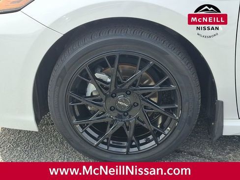 Used 2022 Toyota Camry SE w/ Convenience Package image 8