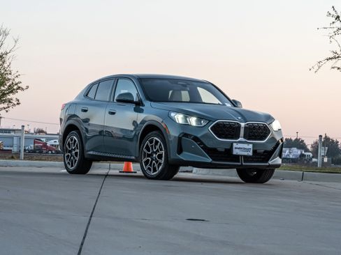 Certified 2024 BMW X2 xDrive28i image 2