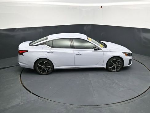 Used 2025 Nissan Altima 2.5 SR image 42