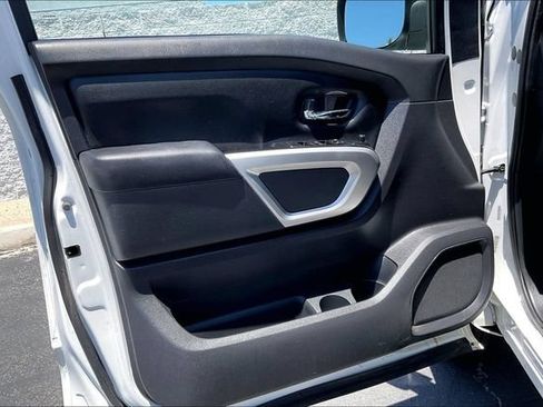 Used 2023 Nissan Titan SV AWD/4WD image 22
