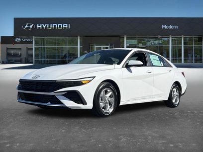 New 2026 Hyundai Elantra SE w/ Cargo Package