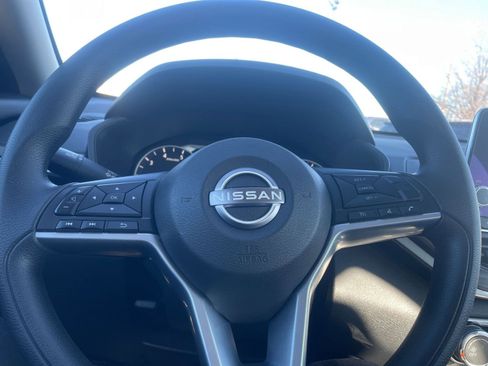 Used 2025 Nissan Altima 2.5 SV image 27