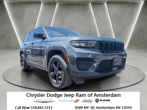 Used 2023 Jeep Grand Cherokee Altitude AWD/4WD image 1