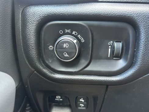 Used 2021 RAM 1500 Big Horn AWD/4WD image 16